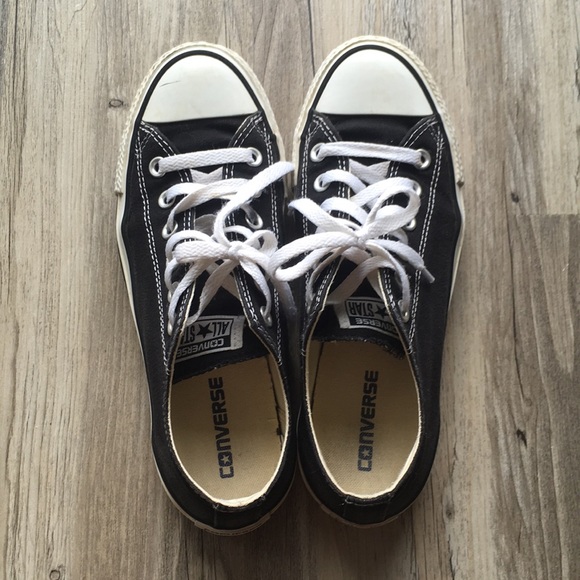 dillards converse tennis shoes